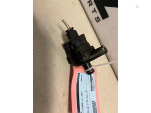 Gebruikte Waterpomp Mercedes C Estate AMG (S205) C-63 S,Edition 1 AMG 4.0 V8 Biturbo Prijs € 36,29 Inclusief btw aangeboden door DVZ Carparts