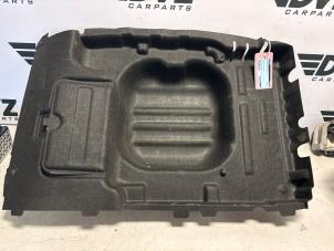 Gebruikte Bekleding bagageruimte Mercedes C Estate AMG (S205) C-63 S,Edition 1 AMG 4.0 V8 Biturbo Prijs € 54,99 Inclusief btw aangeboden door DVZ Carparts