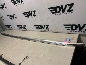 Gebruikte Dakrail rechts Audi Q7 (4MB/4MG) 3.0 TDI V6 24V Prijs € 75,00 Margeregeling aangeboden door DVZ Carparts