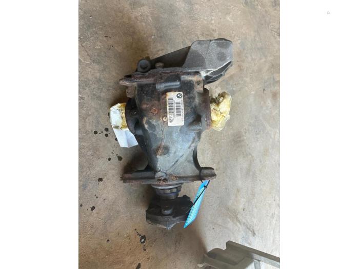 Gebruikte Cardanklok achter BMW 1 serie (F20) 118i 1.5 TwinPower 12V Prijs € 399,99 Margeregeling aangeboden door DVZ Carparts