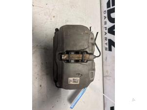 Gebruikte Remklauw (Tang) links-voor Audi A4 (B9) 2.0 40 TFSI Mild hybrid 16V Prijs € 90,75 Inclusief btw aangeboden door DVZ Carparts