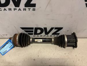 Gebruikte Aandrijfas links-voor Audi A4 (B9) 2.0 40 TFSI Mild hybrid 16V Prijs € 145,19 Inclusief btw aangeboden door DVZ Carparts