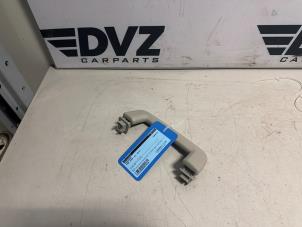 Gebruikte Handgreep Ford Kuga I 2.0 TDCi 16V 140 4x4 Prijs € 7,89 Margeregeling aangeboden door DVZ Carparts