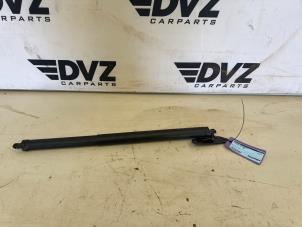 Gebruikte Kofferdekseldemper rechts-achter Volkswagen Tiguan (CT1) 1.5 eTSI 150 Prijs € 78,65 Inclusief btw aangeboden door DVZ Carparts