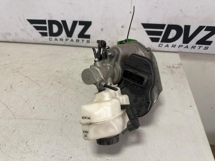 Gebruikte Rembol Volkswagen Golf VIII (CD1) 2.0 TSI R 16V 4Motion Prijs € 475,00 Inclusief btw aangeboden door DVZ Carparts