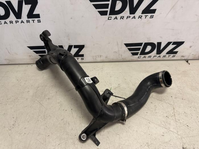 Gebruikte Intercooler Buis Volkswagen Tiguan Allspace (BW2) 1.5 TSI 16V Evo BlueMotion Technology Prijs € 65,34 Inclusief btw aangeboden door DVZ Carparts