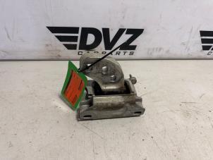 Gebruikte Motorsteun Ford Fiesta 7 1.0 EcoBoost 12V 125 Prijs € 14,00 Margeregeling aangeboden door DVZ Carparts