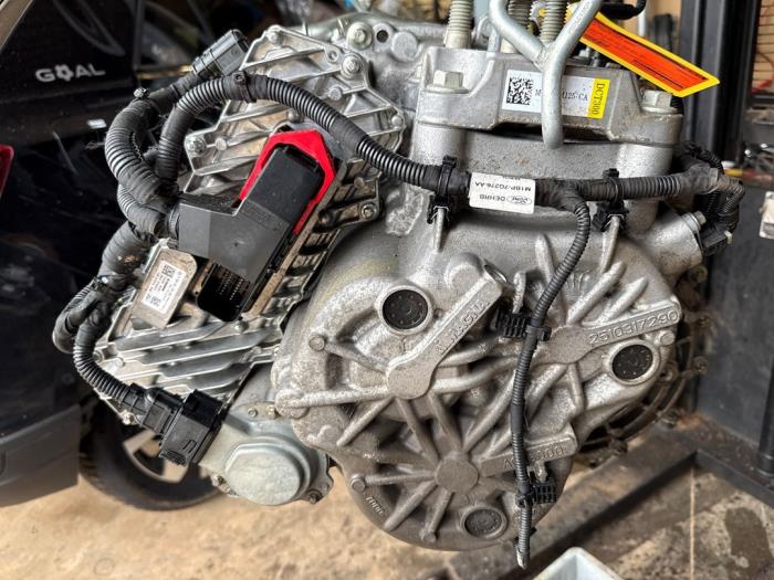 Versnellingsbak van een Ford Fiesta 7 1.0 EcoBoost 12V 125 2020