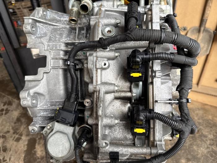 Versnellingsbak van een Ford Fiesta 7 1.0 EcoBoost 12V 125 2020
