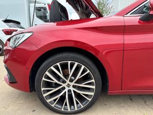 Gebruikte Spatbord links-voor Seat Leon (KLB) 1.5 TSI 16V Prijs € 249,99 Margeregeling aangeboden door DVZ Carparts