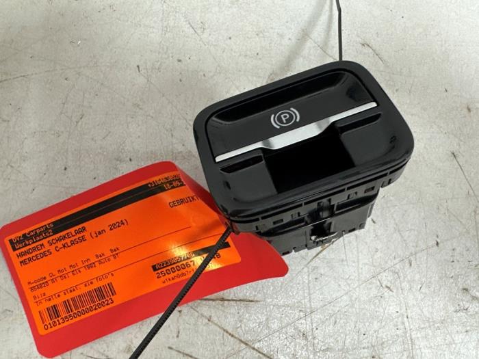 Gebruikte Handrem schakelaar Mercedes C Estate (S206) C-200d 2.0 Turbo 16V Prijs € 15,00 Inclusief btw aangeboden door DVZ Carparts