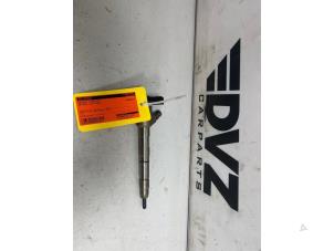 Gebruikte Injector brug Volkswagen Golf VIII (CD1) 2.0 TDI BlueMotion 16V Prijs € 100,00 Margeregeling aangeboden door DVZ Carparts