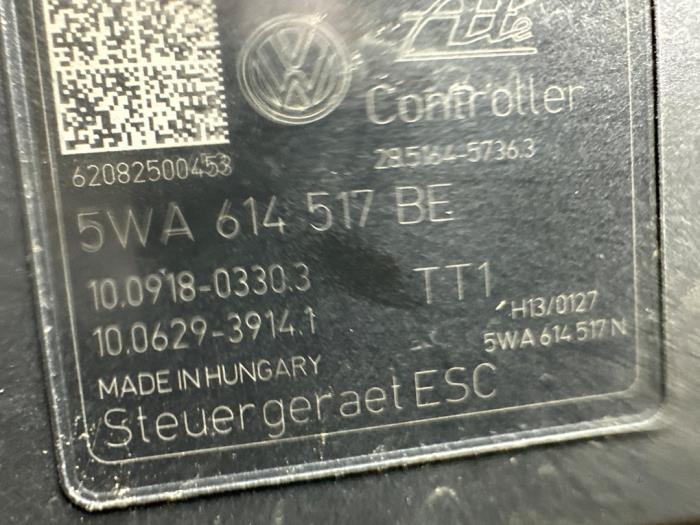 ABS Pomp van een Seat Leon (KLB) 1.5 TSI 16V 2021