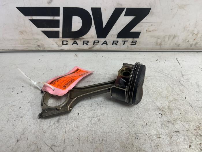 Gebruikte Drijfstang Seat Leon (5FB) 1.8 TSI Ecomotive 16V Prijs € 74,99 Margeregeling aangeboden door DVZ Carparts