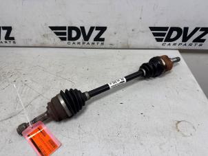 Gebruikte Aandrijfas links-voor Opel Corsa F (UB/UH/UP) 1.2 12V 75 Prijs € 75,00 Inclusief btw aangeboden door DVZ Carparts