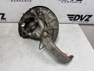 Gebruikte Fusee houder rechts-voor Mercedes C Estate AMG (S205) C-63 AMG 4.0 V8 Biturbo Prijs € 110,00 Margeregeling aangeboden door DVZ Carparts