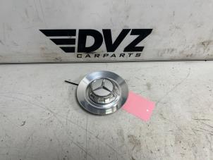 Gebruikte Naafkapje Mercedes C Estate AMG (S205) C-63 AMG 4.0 V8 Biturbo Prijs € 49,99 Margeregeling aangeboden door DVZ Carparts