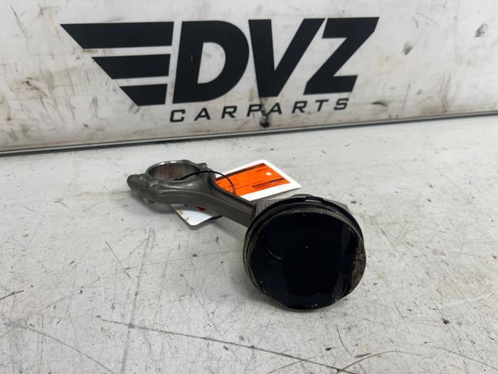 Gebruikte Zuiger Volkswagen Polo VI (AW1) 1.0 TSI 12V Prijs € 74,99 Margeregeling aangeboden door DVZ Carparts