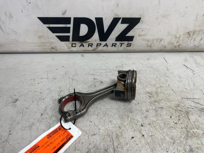 Gebruikte Zuiger Skoda Scala 1.5 TSI Prijs € 72,59 Inclusief btw aangeboden door DVZ Carparts