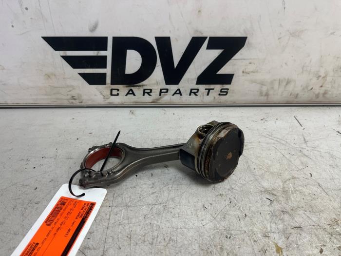 Gebruikte Drijfstang Skoda Scala 1.5 TSI Prijs € 72,59 Inclusief btw aangeboden door DVZ Carparts