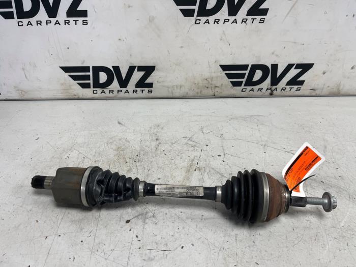 Gebruikte Aandrijfas links-voor Seat Leon Sportstourer (KLF) 1.5 FR e-HYBRID 16V Prijs € 450,00 Inclusief btw aangeboden door DVZ Carparts