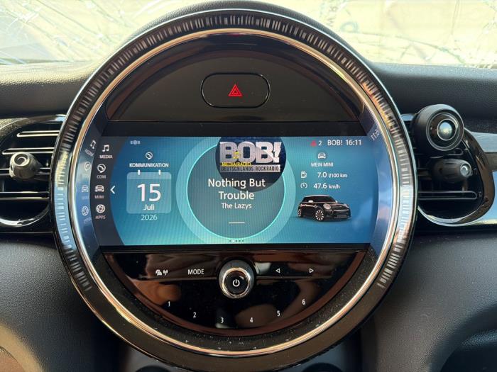 Gebruikte Display Interieur Mini Mini (F56) 1.5 12V One Prijs € 395,00 Margeregeling aangeboden door DVZ Carparts