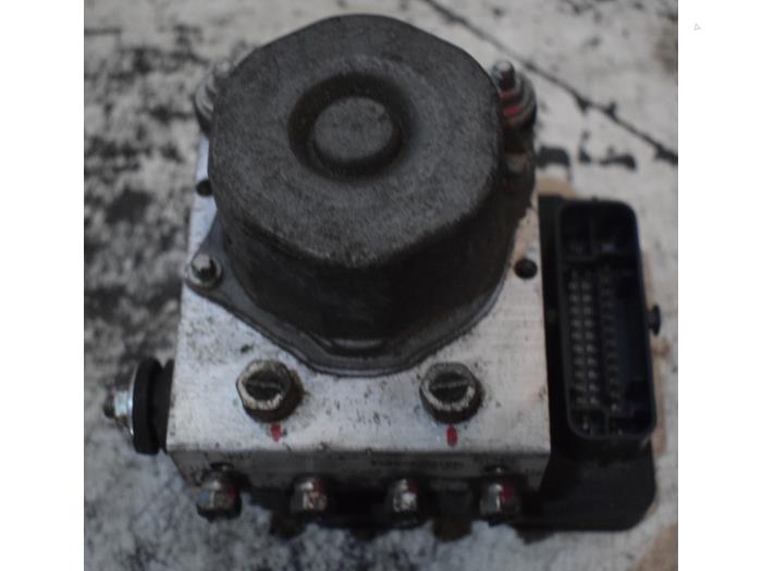 ABS Pomp van een Suzuki Swift (ZA/ZC/ZD) 1.2 16V 2015