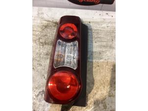 Gebruikte Achterlicht links Peugeot Partner (GC/GF/GG/GJ/GK) 1.6 BlueHDi 100 Prijs € 48,40 Inclusief btw aangeboden door Autoafbraak Meiresonne
