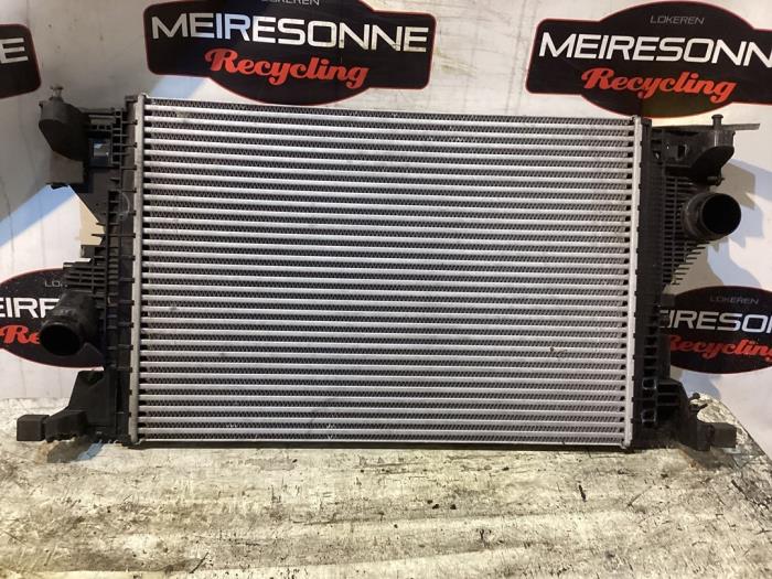 Gebruikte Intercooler Mercedes A (177.0) 1.3 A-250 e Turbo 16V Prijs € 242,00 Inclusief btw aangeboden door Autoafbraak Meiresonne