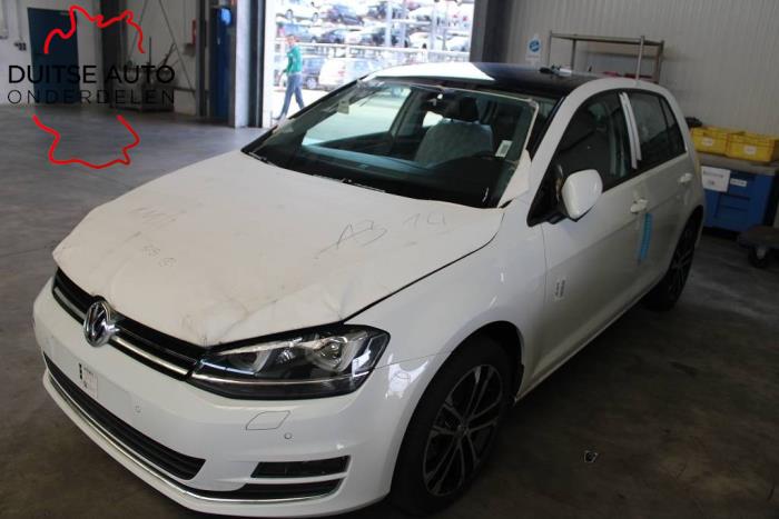 Remklauw (Tang) rechts-voor van een Volkswagen Golf VII (AUA) 1.4 TSI 16V 2016