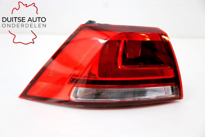 Achterlicht links van een Volkswagen Golf VII (AUA) 1.4 TSI 16V 2016