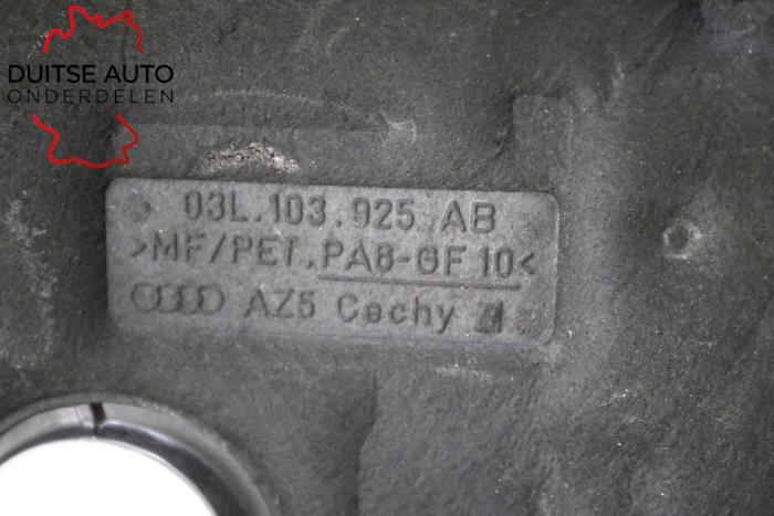 Afdekplaat motor van een Audi A4 (B8) 2.0 TDI 16V 2013