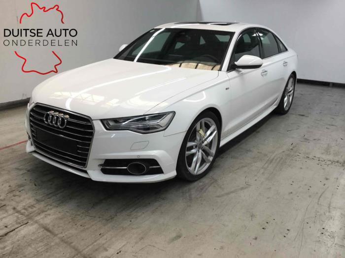 Head-up display van een Audi A6 (C7) 3.0 V6 24V TFSI Quattro 2016