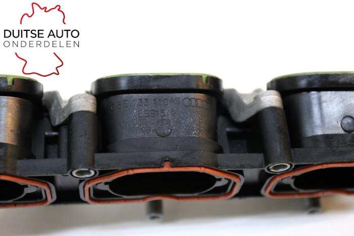 Inlaatspruitstuk van een Audi Q7 (4MB/4MG) 3.0 TFSI V6 24V 2017