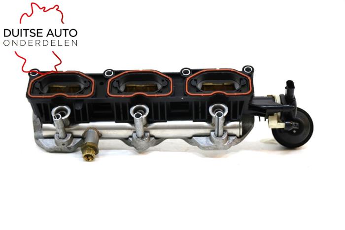 Inlaatspruitstuk van een Audi Q7 (4MB/4MG) 3.0 TFSI V6 24V 2017