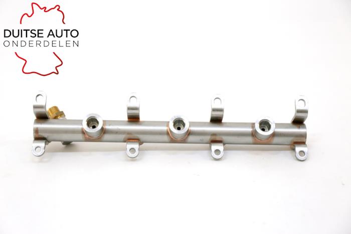 Brandstofverdeler van een Audi RS 5 (F53/F5P) 2.9 V6 TFSI 24V 2017