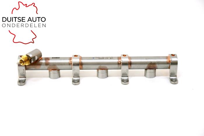 Brandstofverdeler van een Audi RS 5 (F53/F5P) 2.9 V6 TFSI 24V 2017