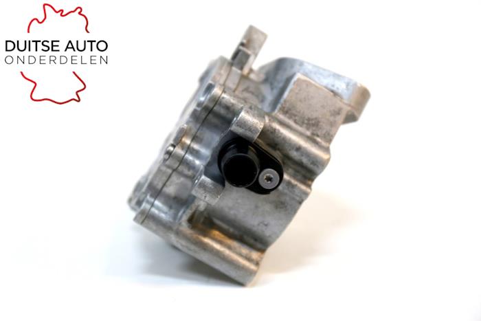 Vacuumpomp (Benzine) van een Audi S3 Limousine (8VM/8VS) 2.0 TFSI 16V 2017