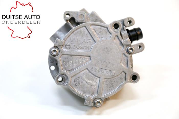 Vacuumpomp (Benzine) van een Audi S3 Limousine (8VM/8VS) 2.0 TFSI 16V 2017