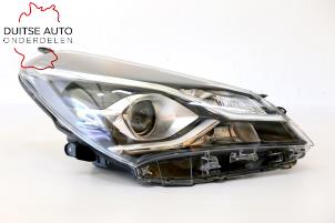 Gebruikte Koplamp rechts Toyota Yaris III (P13) 1.5 16V Dual VVT-iE Prijs € 393,25 Inclusief btw aangeboden door Duitse Auto Onderdelen