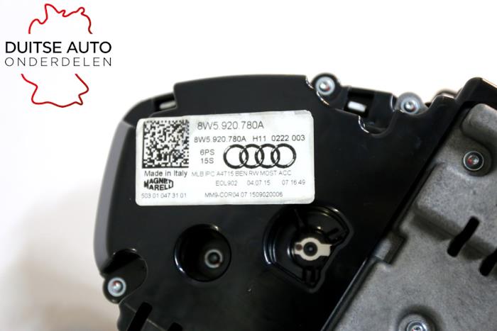 Instrumentenpaneel van een Audi A4 (B9) 1.4 TFSI 16V 2015