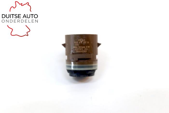 PDC Sensor van een Volkswagen Tiguan (AD1) 1.5 TSI 16V Evo BlueMotion Technology 2021