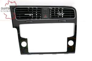 Gebruikte Dashboard sierlijst Volkswagen Golf VII (AUA) 1.4 GTE 16V Prijs € 99,99 Inclusief btw aangeboden door Duitse Auto Onderdelen