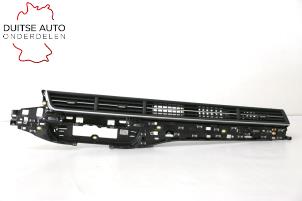 Gebruikte Luchtrooster Dashboard Audi SQ7 (4MB/4MG) 4.0 TDI V8 32V Prijs € 199,00 Inclusief btw aangeboden door Duitse Auto Onderdelen