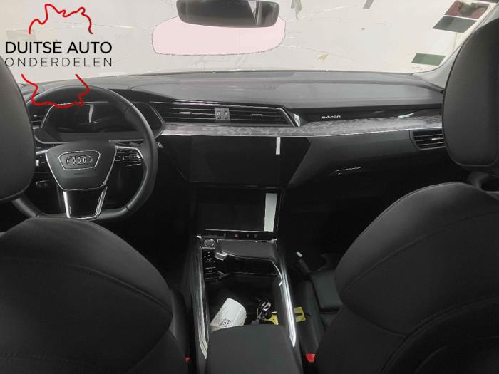 Spiegel binnen van een Audi E-Tron (GEN) 55 2020