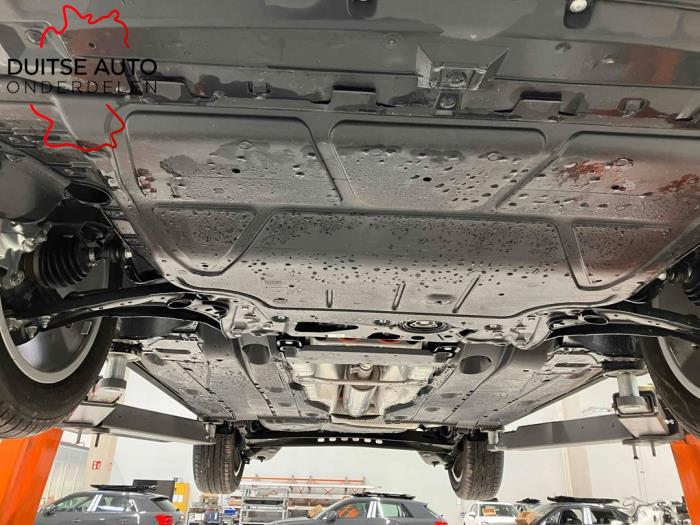 Remklauw (Tang) rechts-voor van een Audi Q2 (GAB/GAG) 1.0 30 TFSI 12V 2020