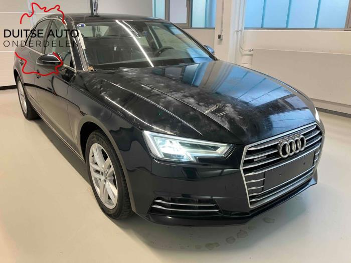 Instrumentenpaneel van een Audi A4 Quattro (B9) 2.0 TFSI 16V 2016