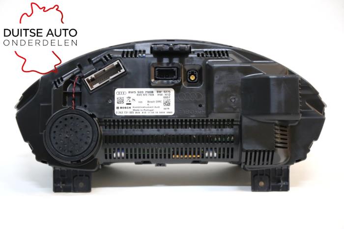 Instrumentenpaneel van een Audi A4 Quattro (B9) 2.0 TFSI 16V 2016