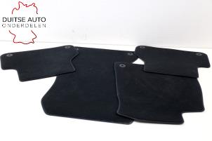 Nieuwe Matten Set Audi A4 Quattro (B9) 2.0 TFSI 16V Prijs € 50,00 Inclusief btw aangeboden door Duitse Auto Onderdelen