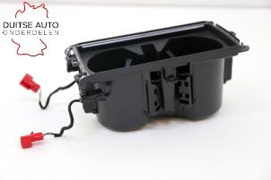 Gebruikte Bekerhouder Audi Q3 (F3B) 1.5 35 TFSI 16V Prijs € 102,85 Inclusief btw aangeboden door Duitse Auto Onderdelen